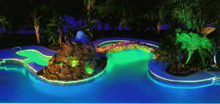 piscina1.jpg (33708 bytes)